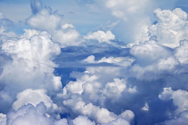 Su, Keren 아티스트의 Aerial view of clouds-China작품입니다.
